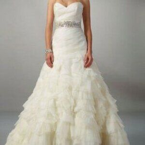 Liancarlo Couture Wedding Gown - Fit and Flare style - Size 10